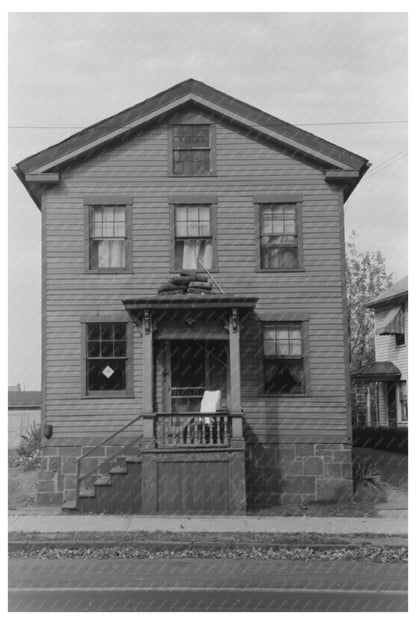 Fall House Cleaning in Meriden Connecticut 1939