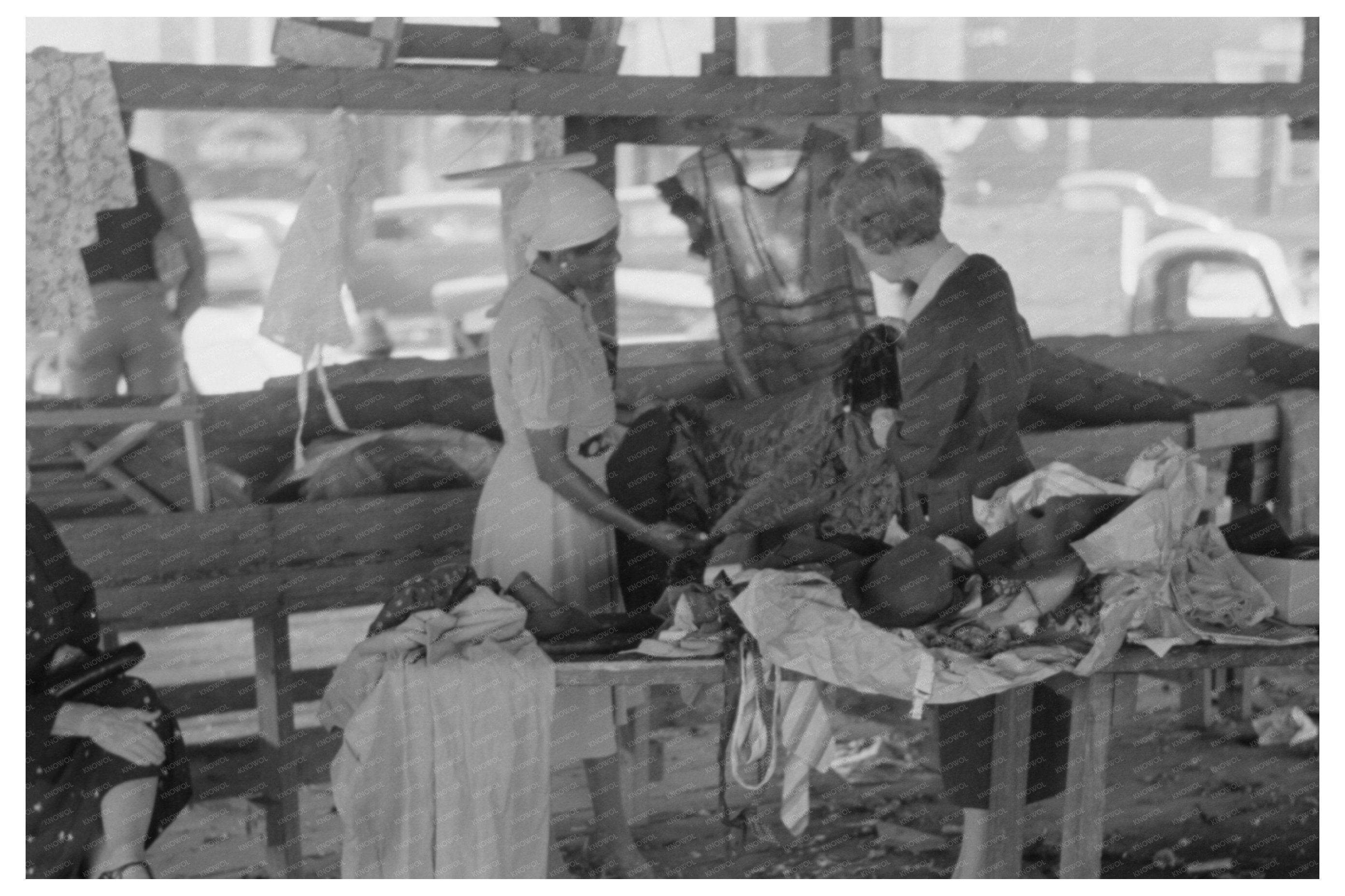 Jacksonville Texas Apple Sales Scene October 1939