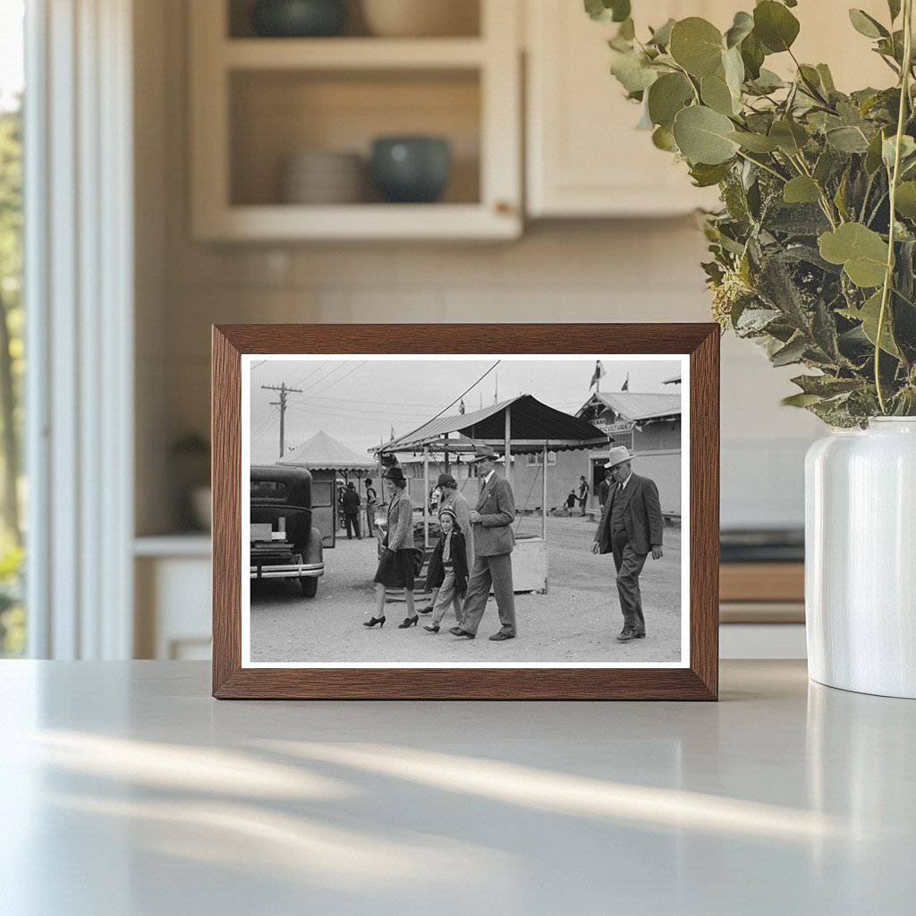 Family at Gonzales County Fair Texas 1939