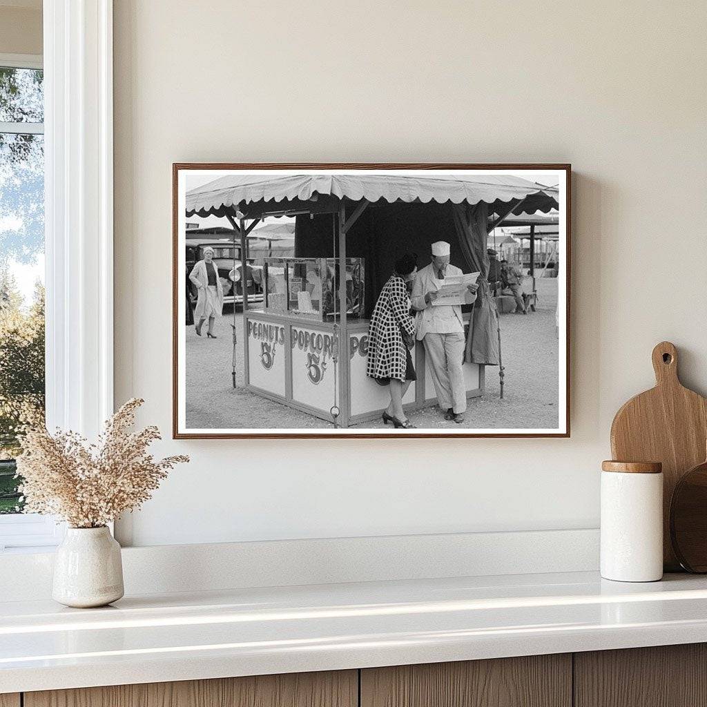 Popcorn Vendor and Wife at Gonzales County Fair 1939