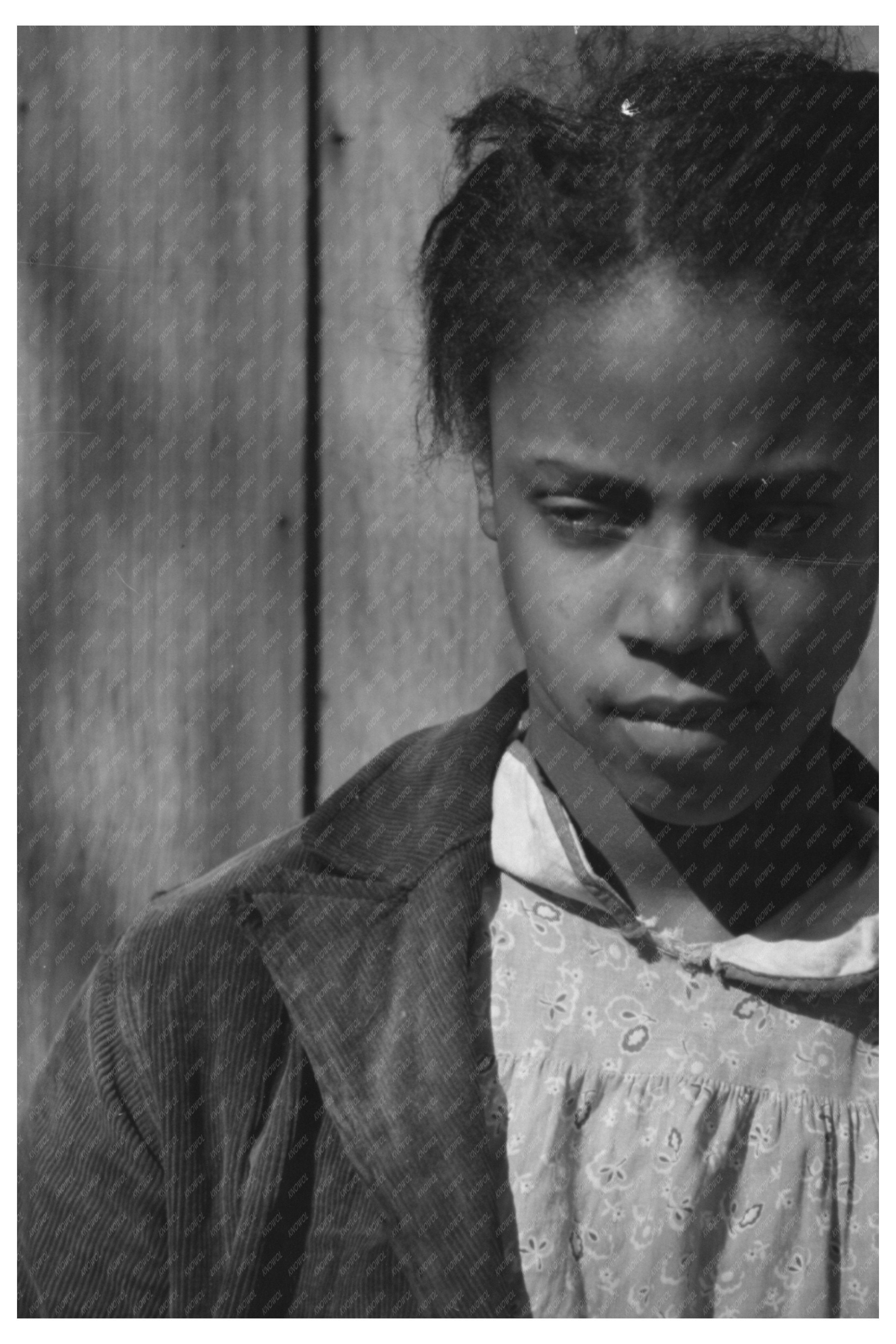 Pomp Halls Daughter Shelling Corn Oklahoma 1940