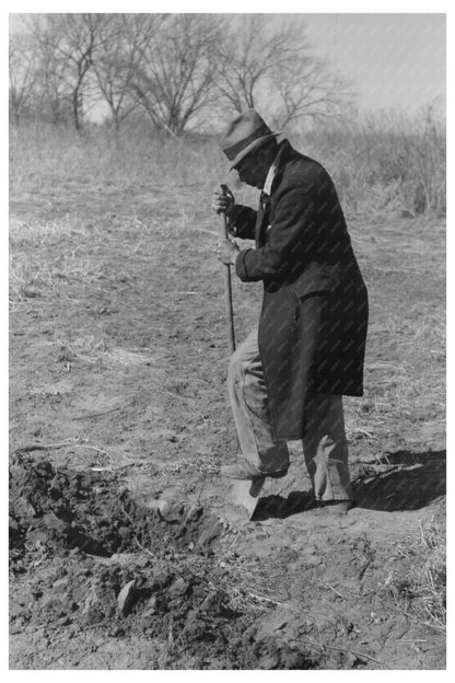 Pomp Hall Assessing Soil Moisture in Oklahoma 1940