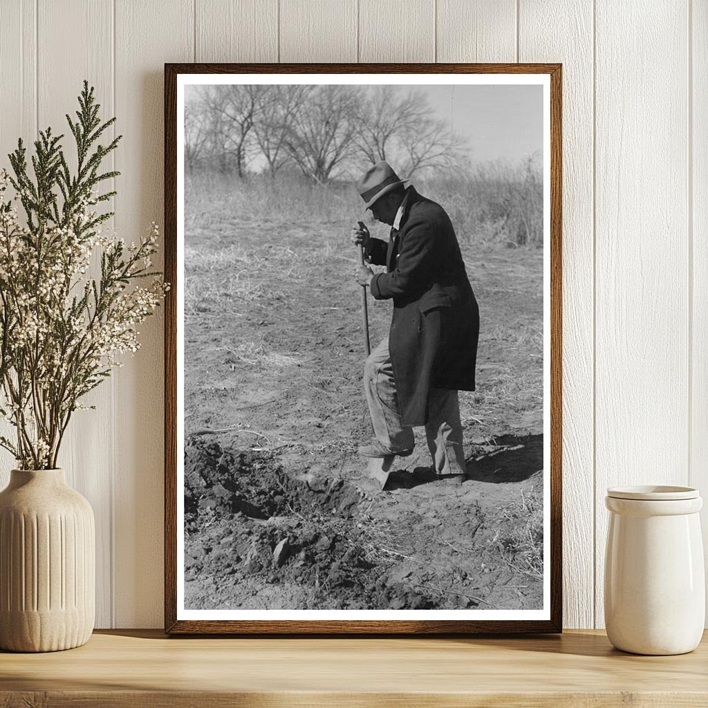 Pomp Hall Assessing Soil Moisture in Oklahoma 1940