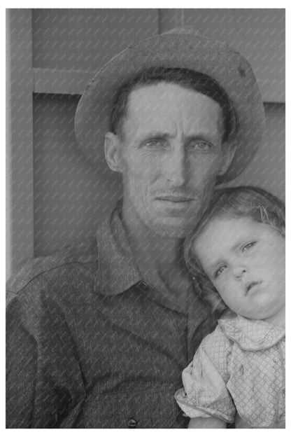 Migrant Worker and Child at Agua Fria Labor Camp 1940