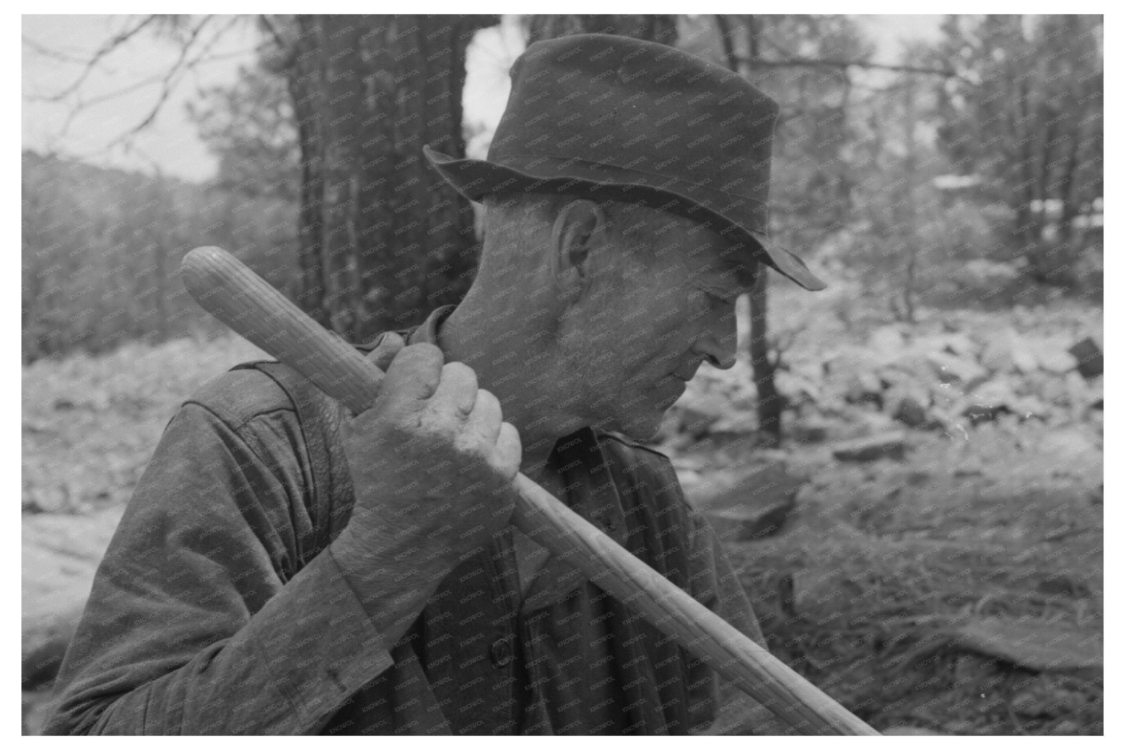 Eugene Davis Gold Prospector Pinos Altos 1940