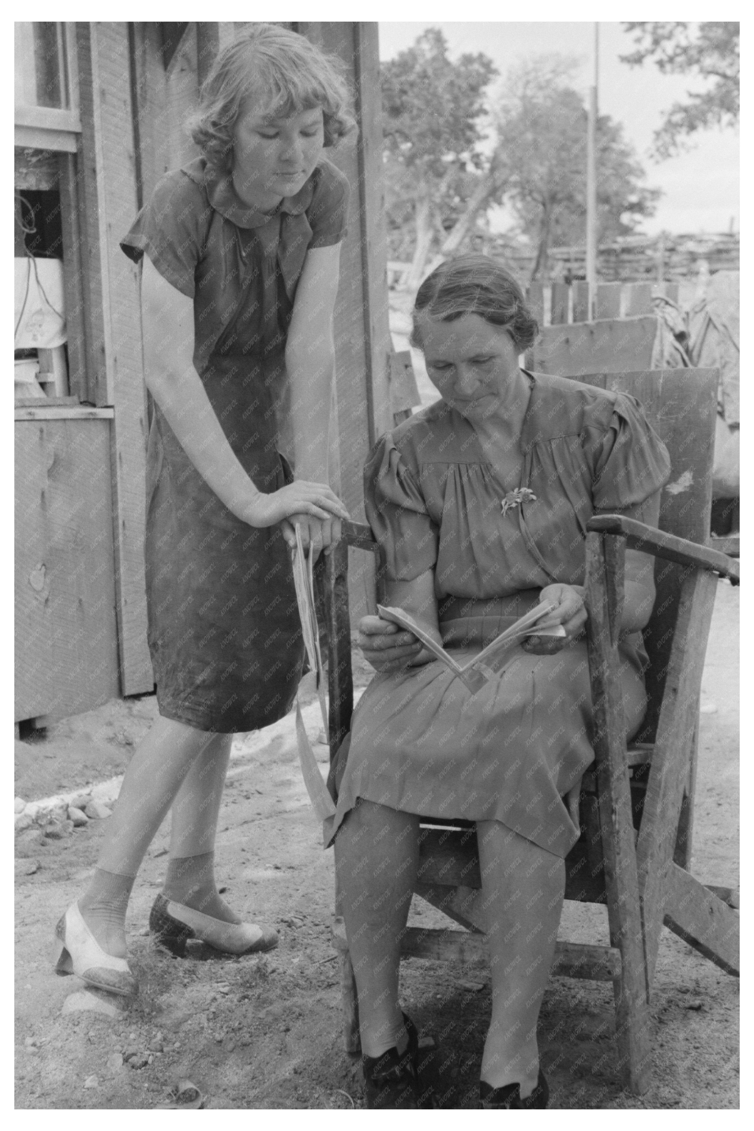 Homesteaders Wife and Daughter in Pie Town New Mexico 1940