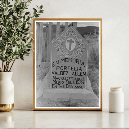 Grave in Spanish-American Cemetery Penasco New Mexico 1940