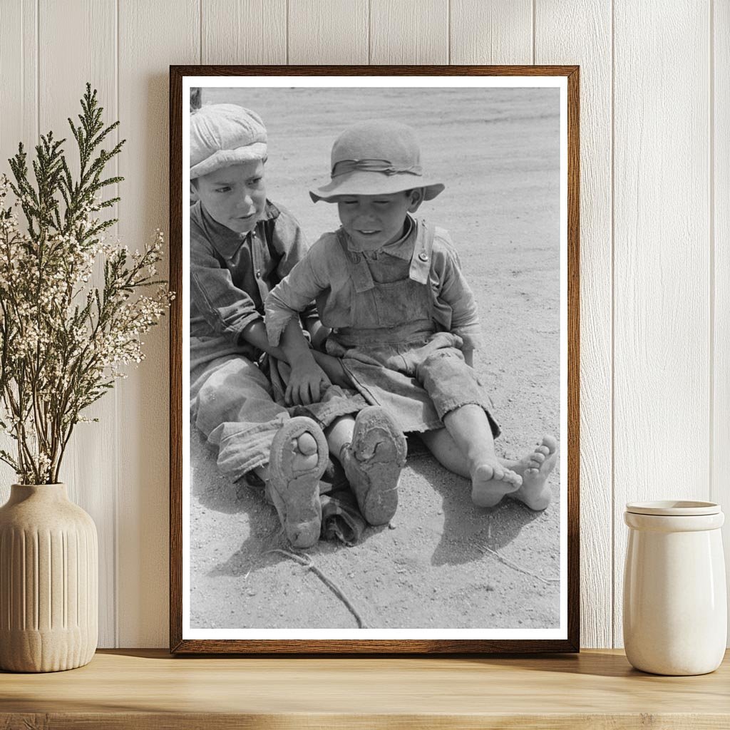 Children in Penasco New Mexico July 1940 Vintage Photo