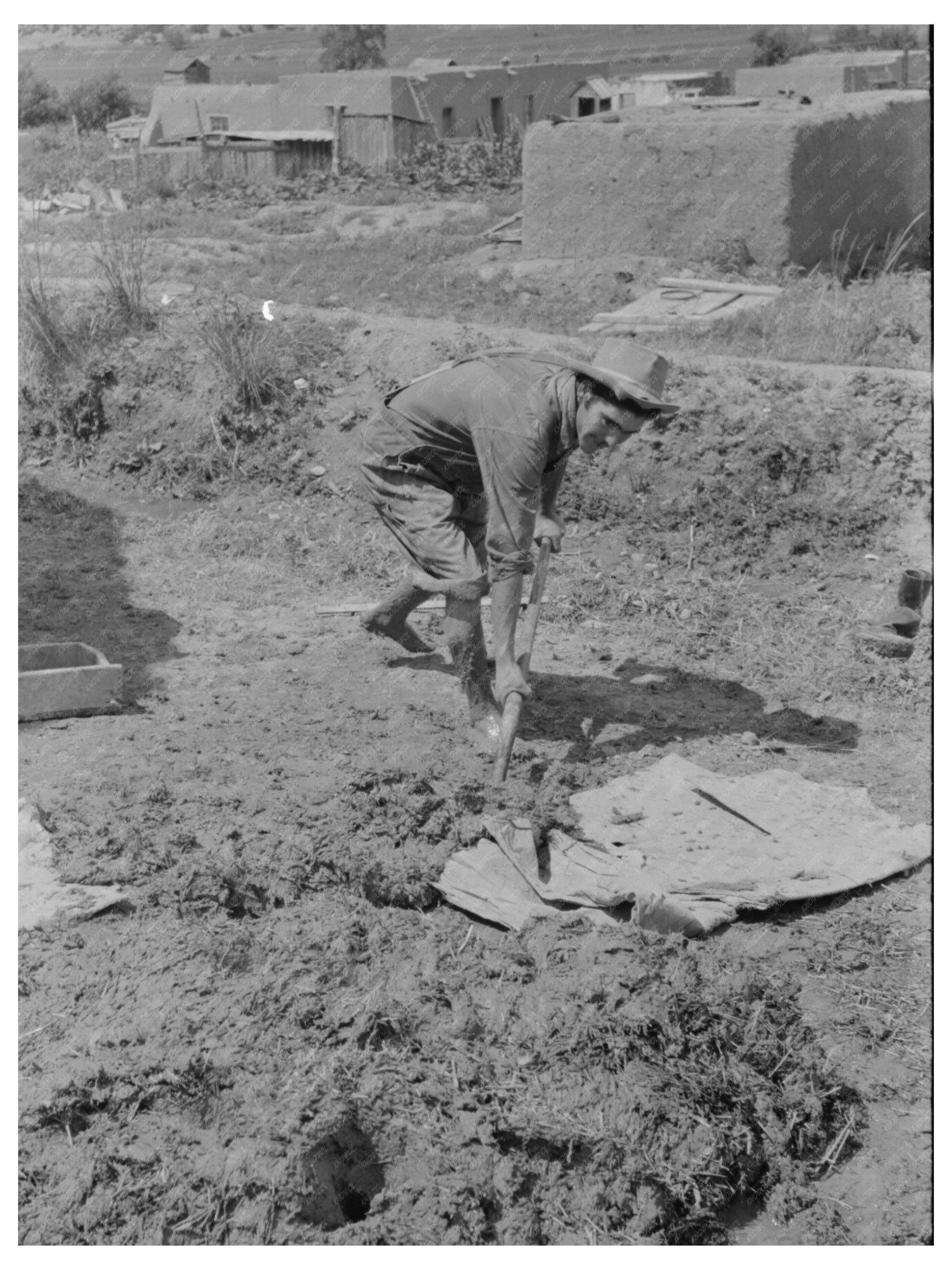 Traditional Adobe Plastering in Chamisal New Mexico 1940