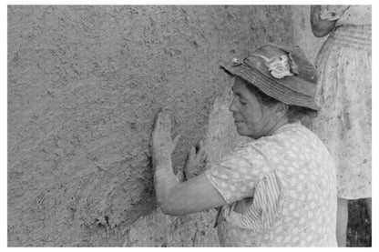 Women Applying Plaster in Chamisal New Mexico 1940