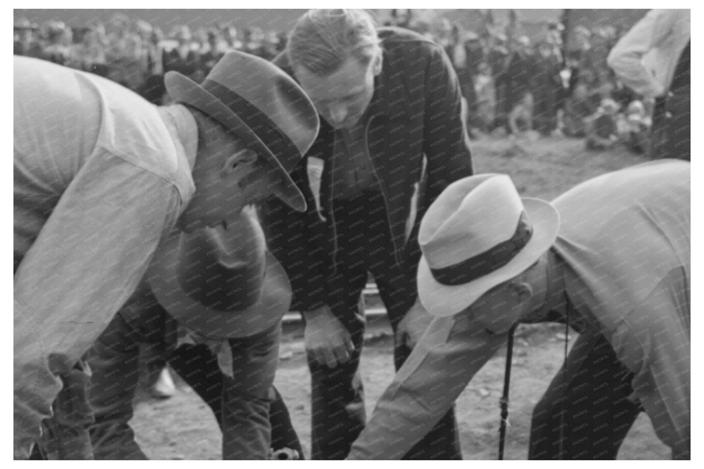 Judges Examine Drilling Rig at 1940 Silverton Contest