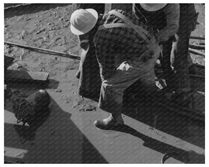 Workers Constructing Shasta Dam 1940
