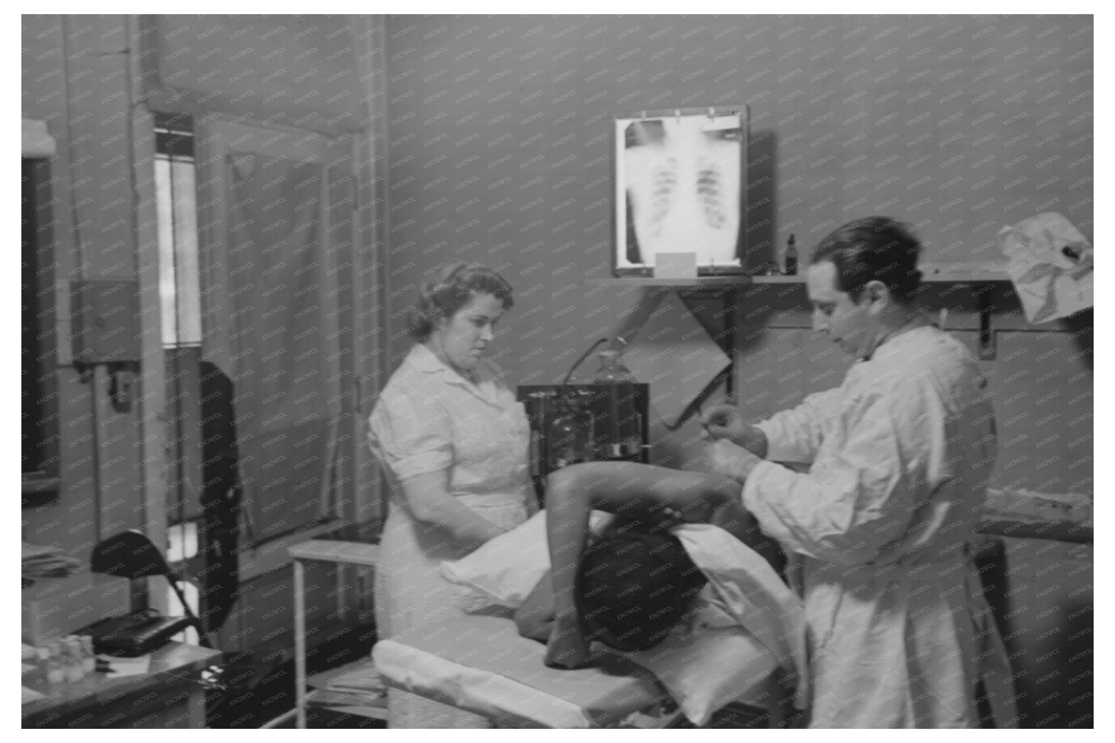 Pneumothorax Treatment for Tuberculosis April 1941 Chicago