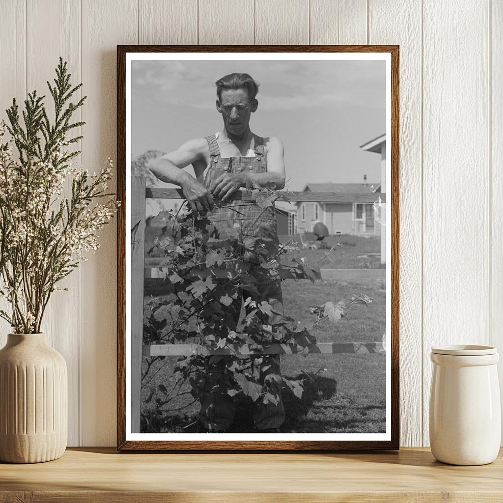 Farm Worker in Cottage Caldwell Idaho June 1941