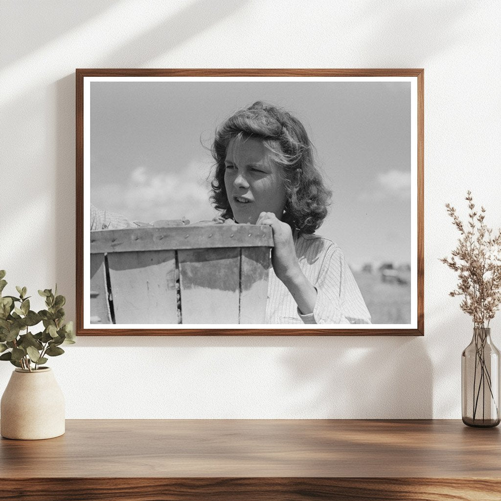 Pea Picker in Nampa Idaho June 1941 Black and White Photo