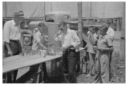 Free Coffee Stands at Vale Oregon July 1941