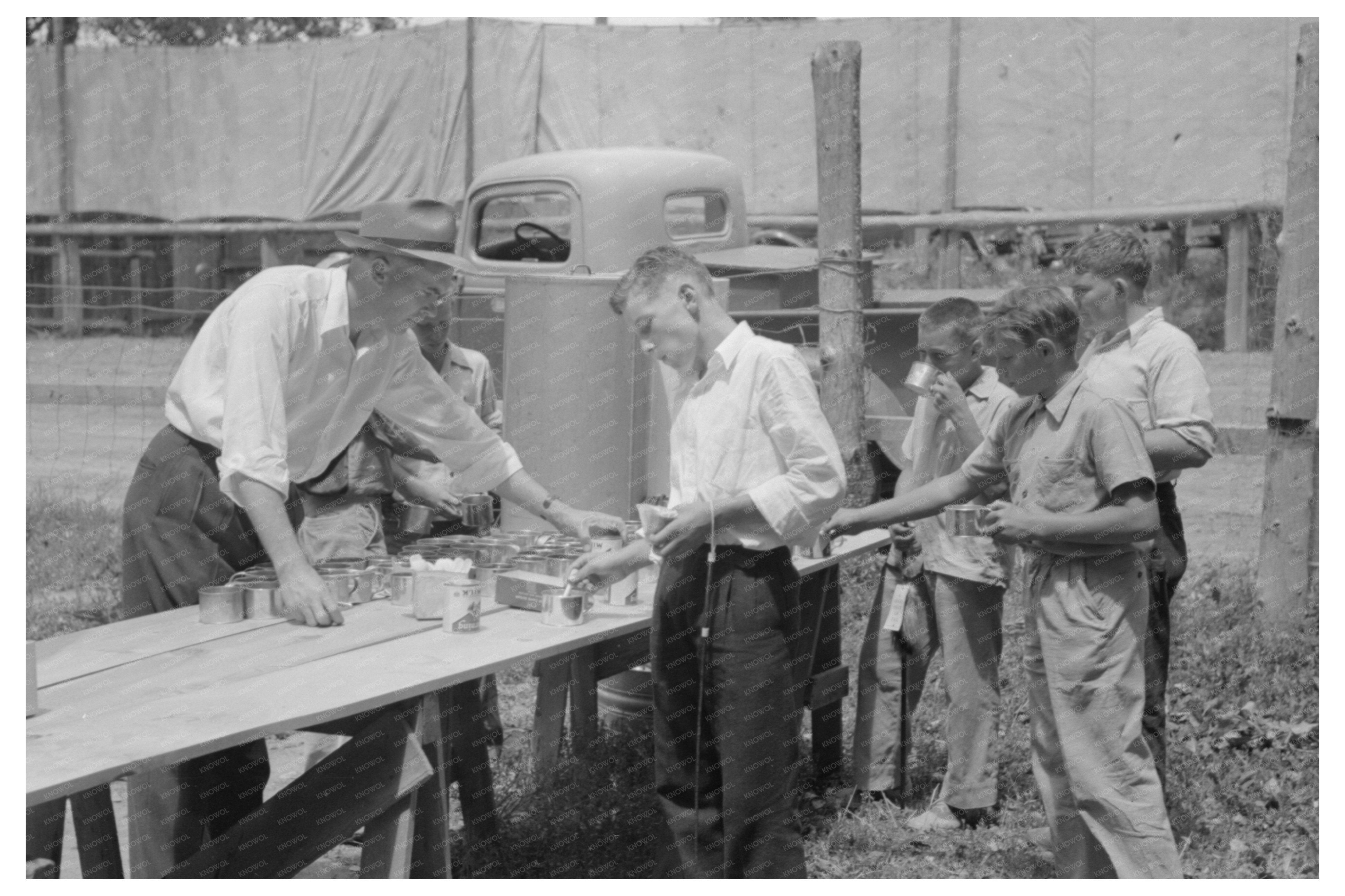 Free Coffee Stands at Vale Oregon Picnic July 1941