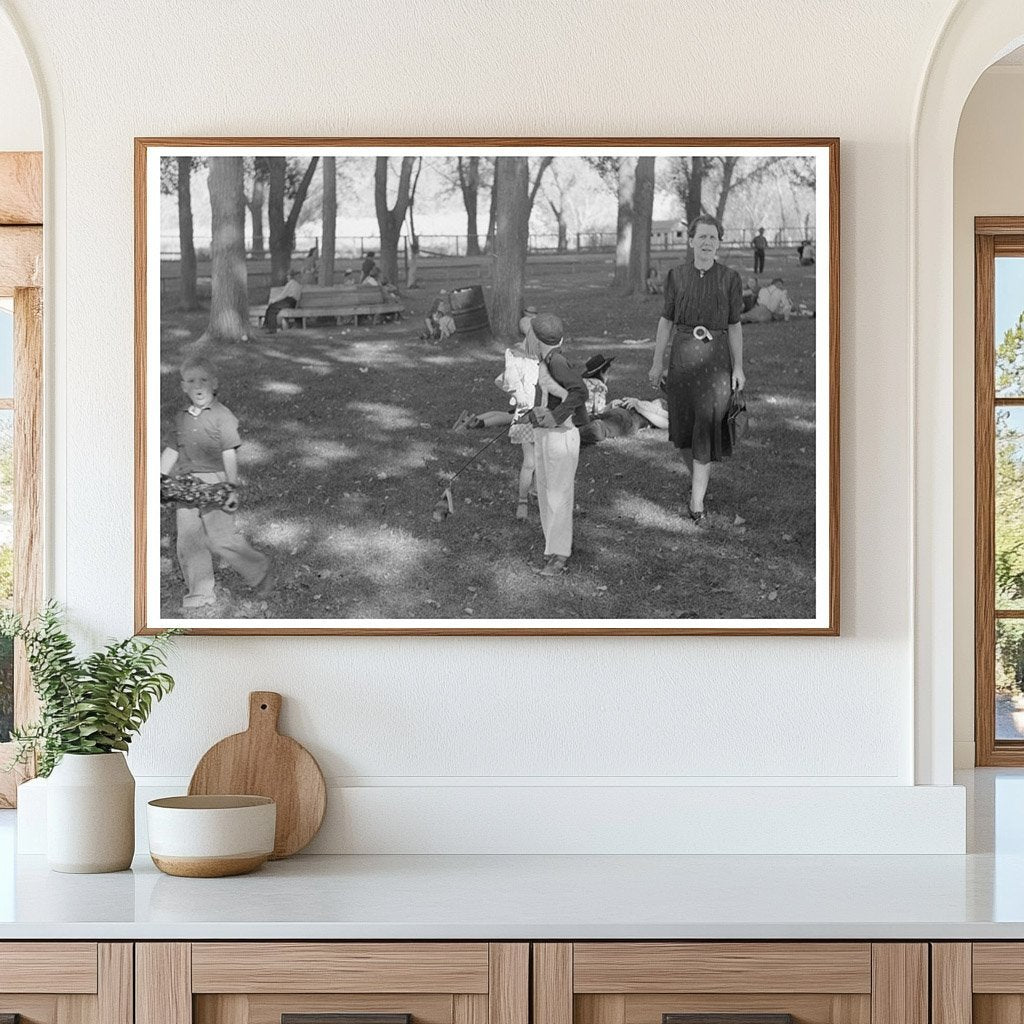 Tired Picnickers Celebrating July 4th 1941 Vale Oregon