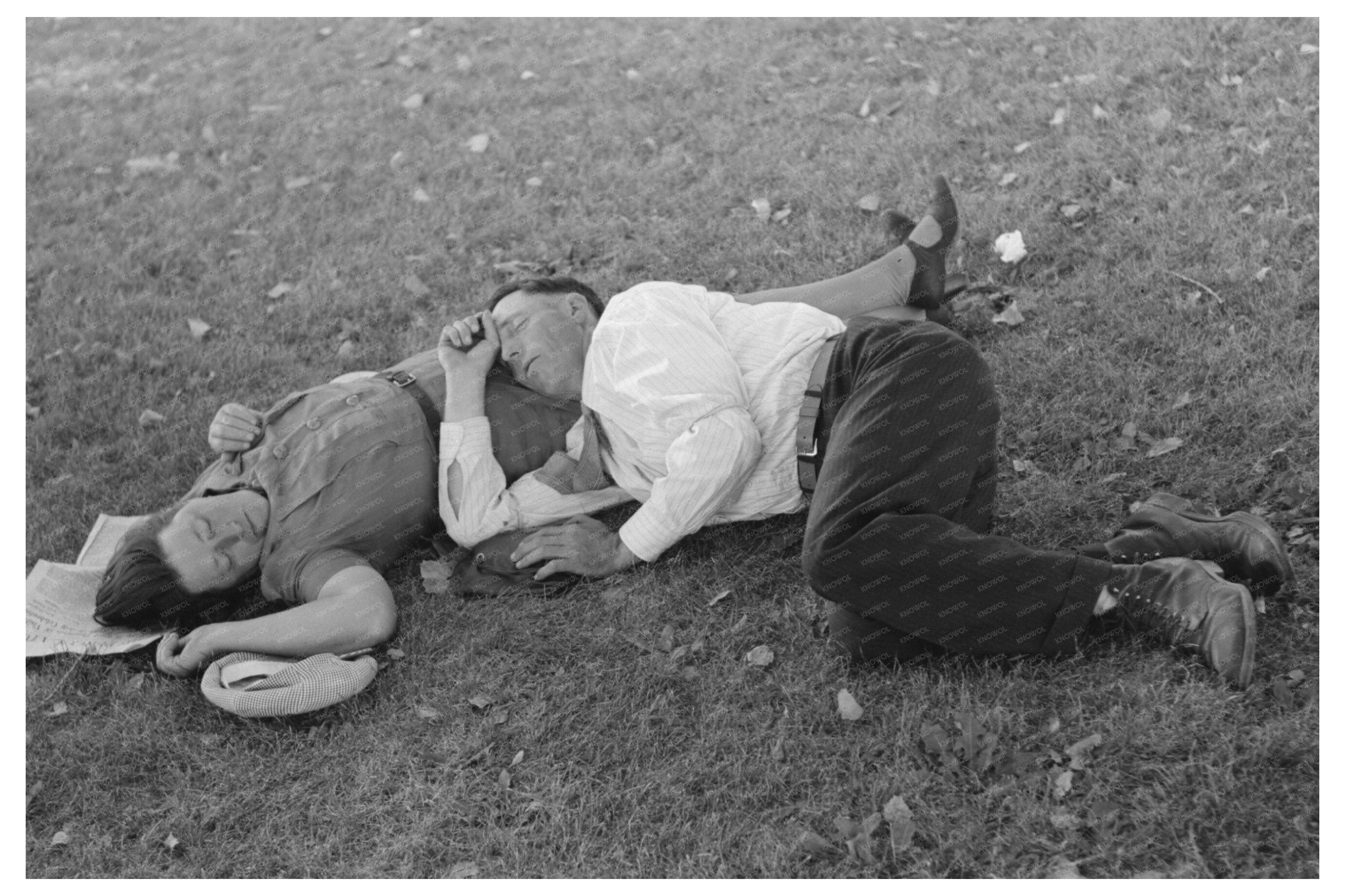 Vintage 1941 Fourth of July Picnickers in Vale Oregon