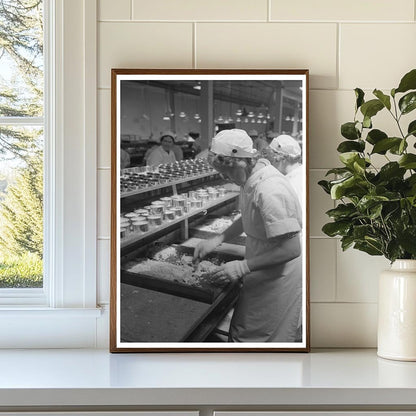 Tuna Packing at Columbia River Packing Association 1941