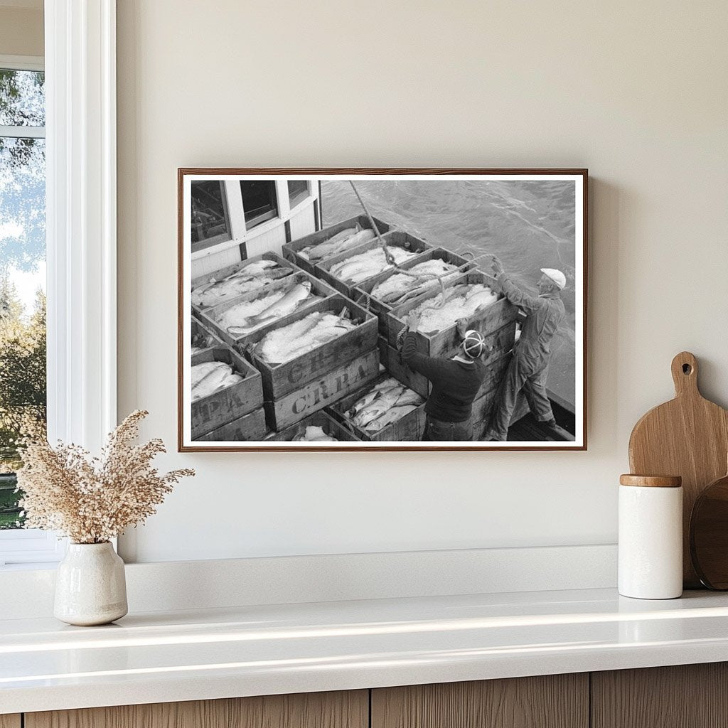 Salmon Unloading at Columbia River Packing Association 1941