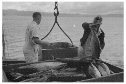 Unloading Tuna at Columbia River Packing Association 1941