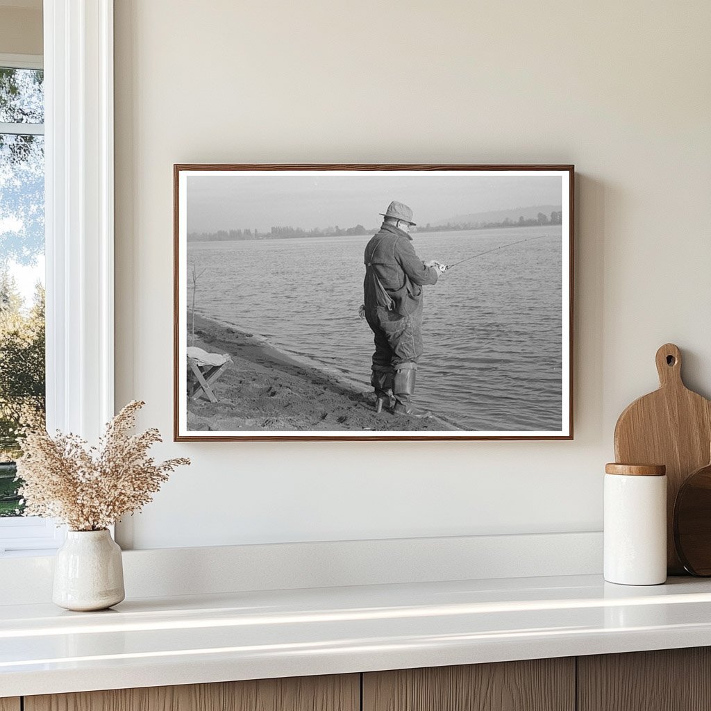 Fisherman on Columbia River Cowlitz County 1941