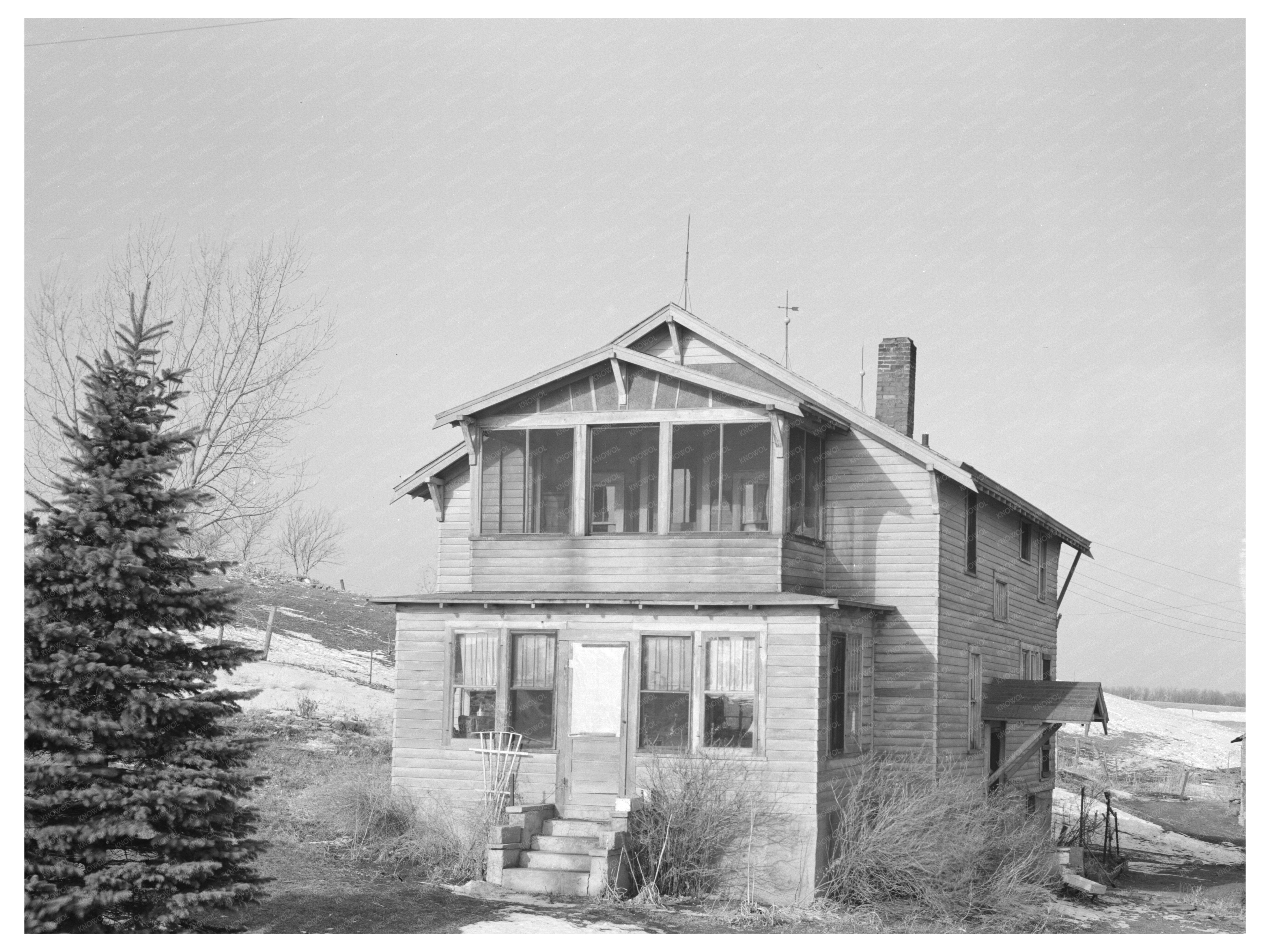 Vintage Farmhouse J.E. Herbandson Estherville Iowa 1936