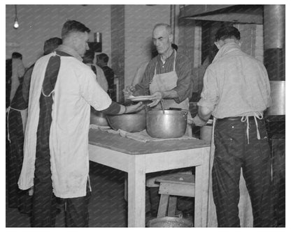 1936 Vintage Image of Inmates in Sioux City Kitchen