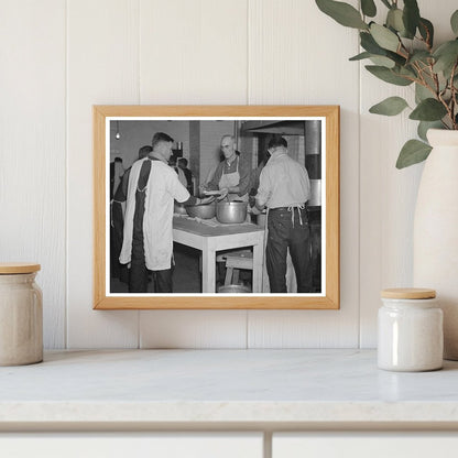 1936 Vintage Image of Inmates in Sioux City Kitchen