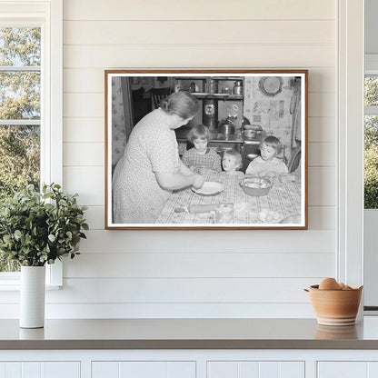 Tip Estes Children Watch Pie Preparation March 1937