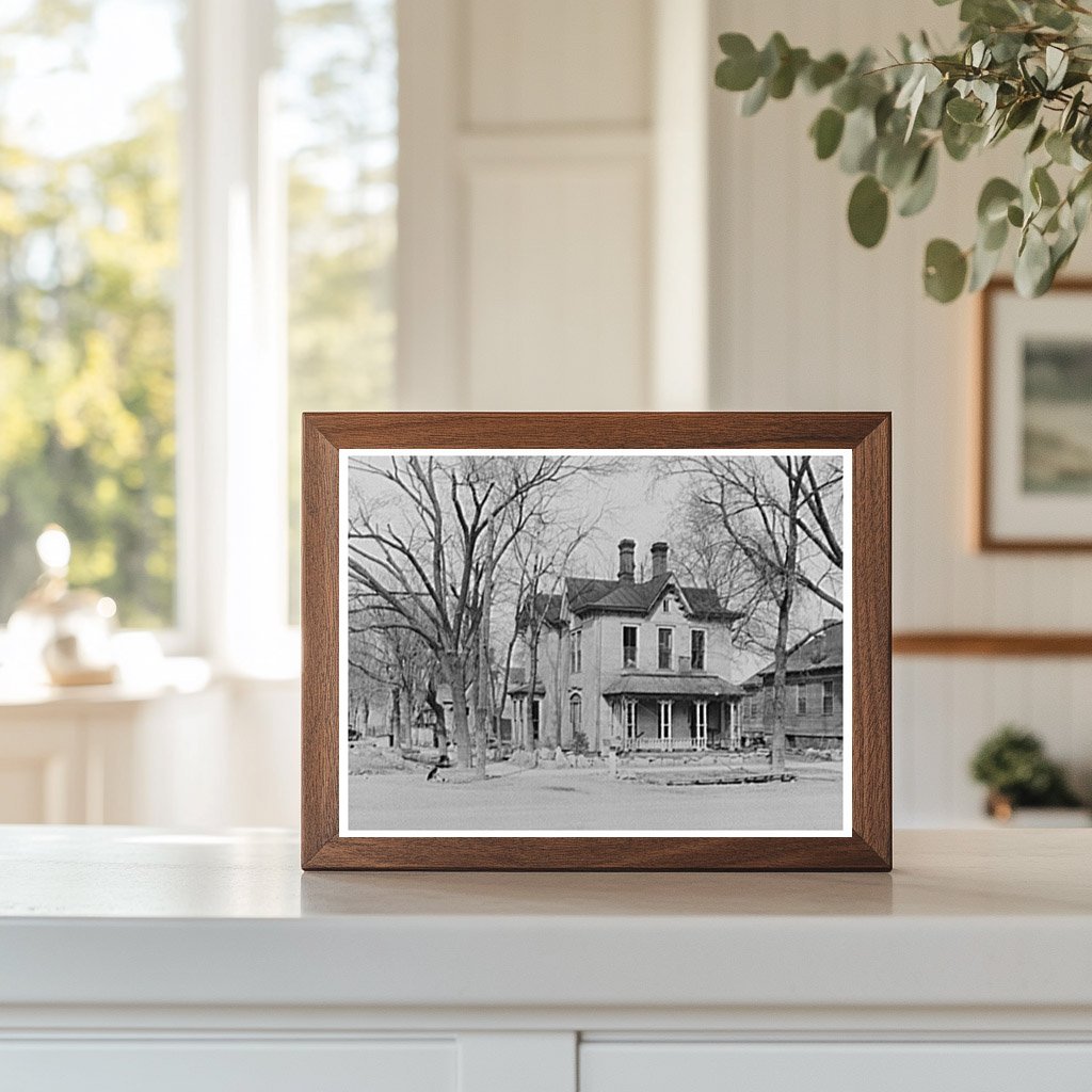 Vintage House in Shawneetown Illinois April 1937