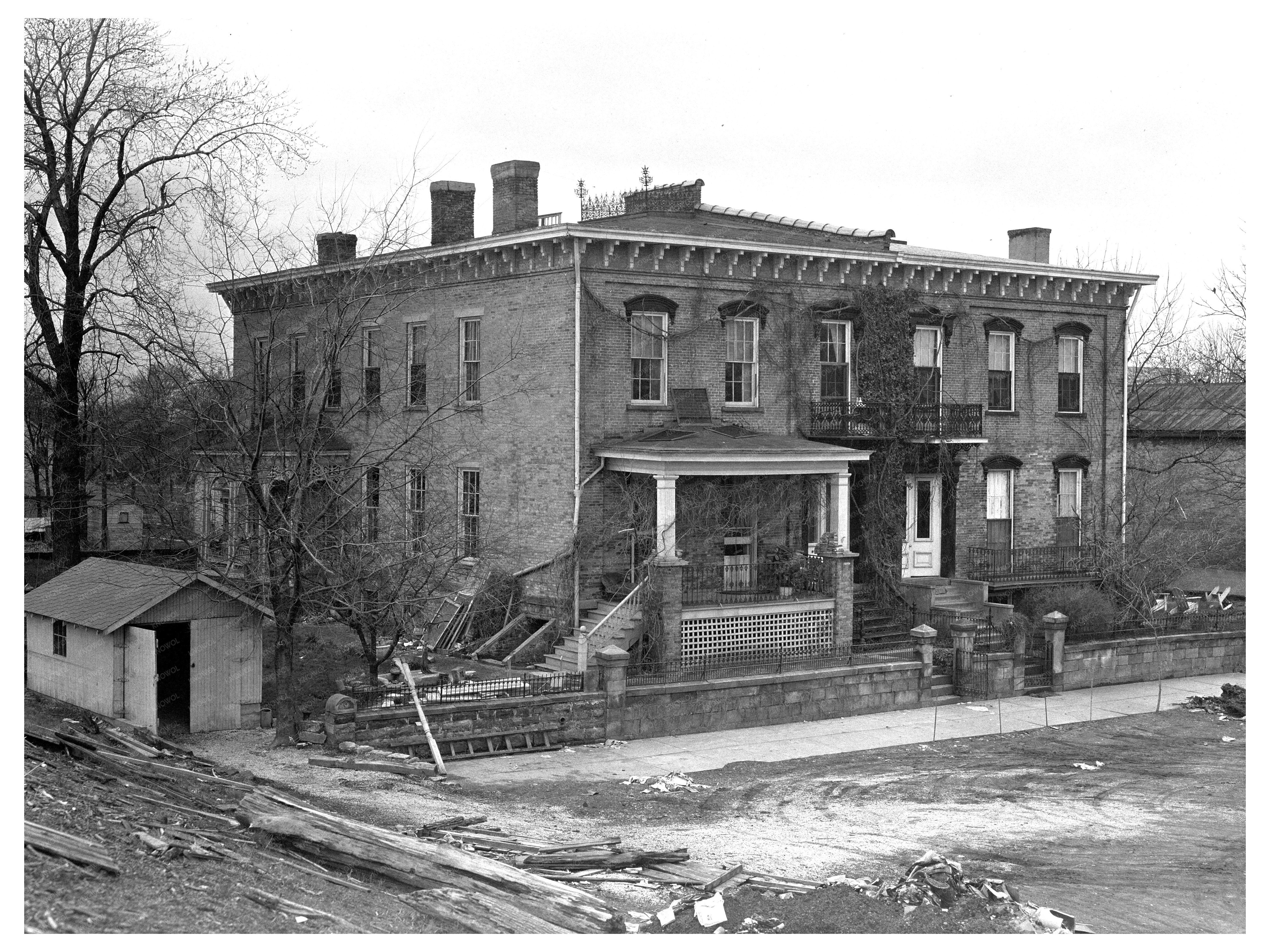 Shawneetown Illinois Residence Near Levee April 1937