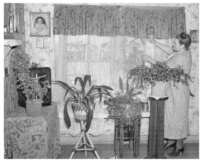 Mrs. Herman Perry at Home Mansfield Michigan May 1937