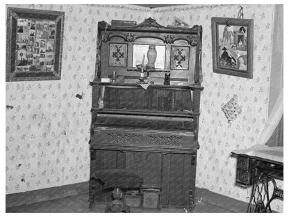 Organ in Alonza Heath Home Black River Falls 1937