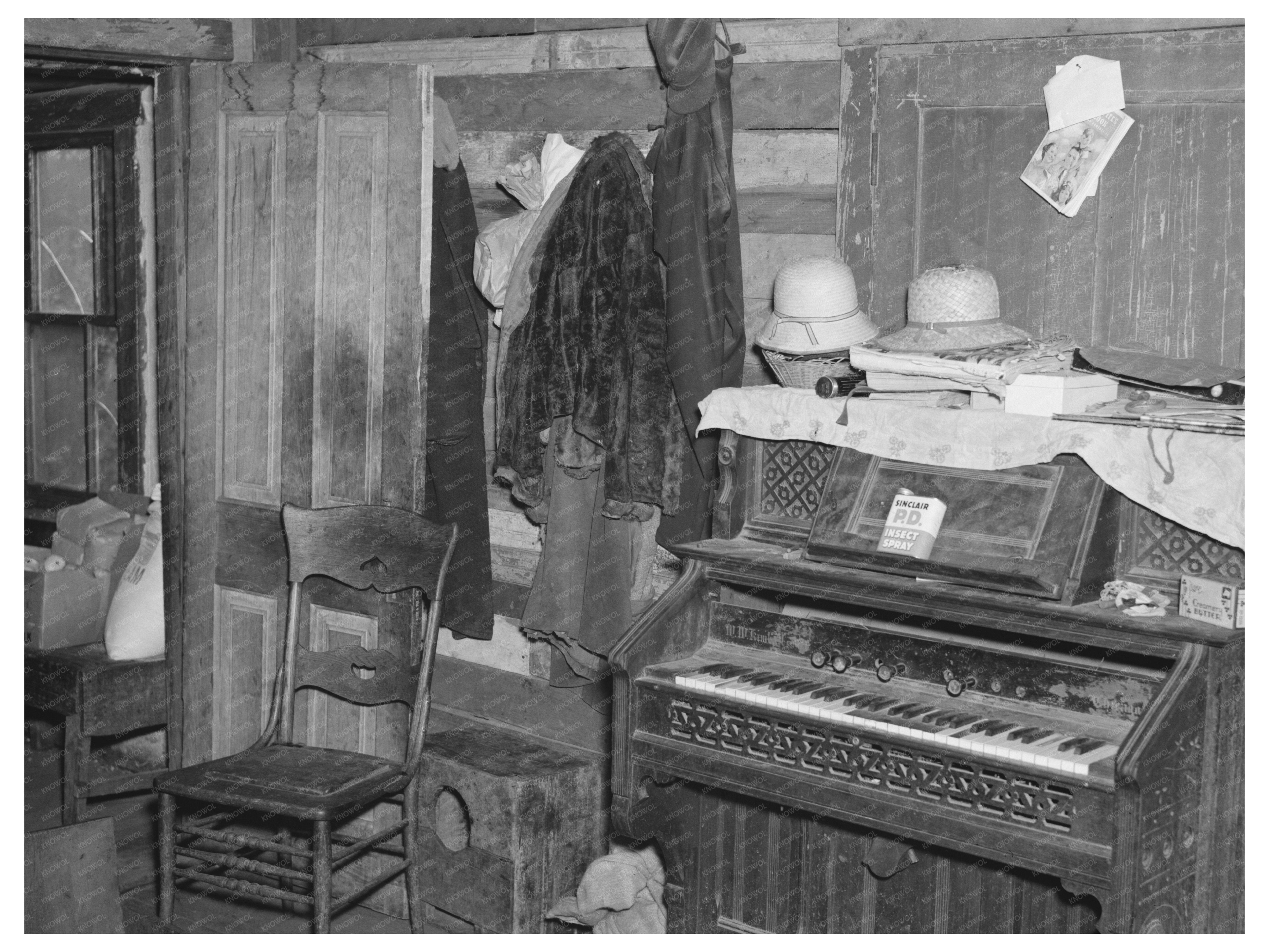 Interior of Donald Heaths House Black River Falls 1937