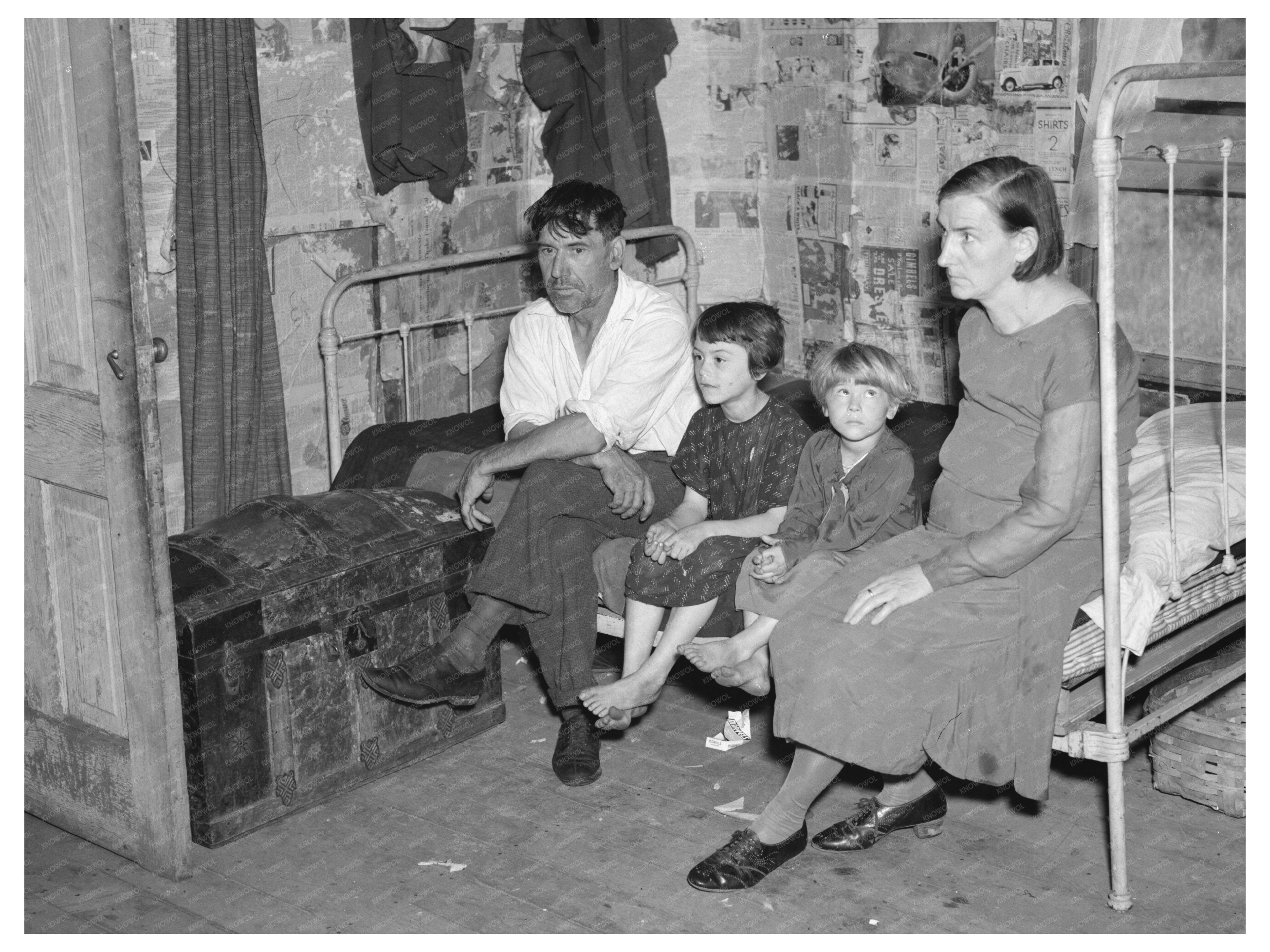 John Mathews Family in Wisconsin Home 1937