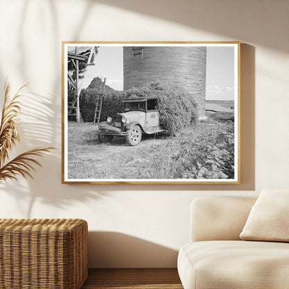 Vintage 1937 Photo Unloading Pea Vines in Wisconsin