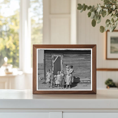 Olaf Fugelberg Family in North Dakota August 1937