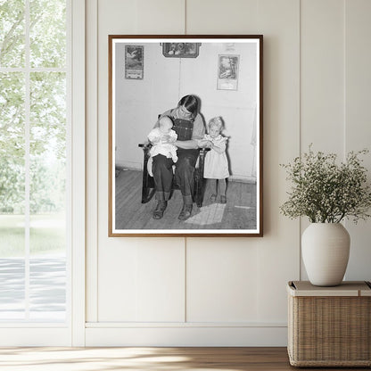 Mrs. Charles Swanson and Children on Minnesota Farm 1937