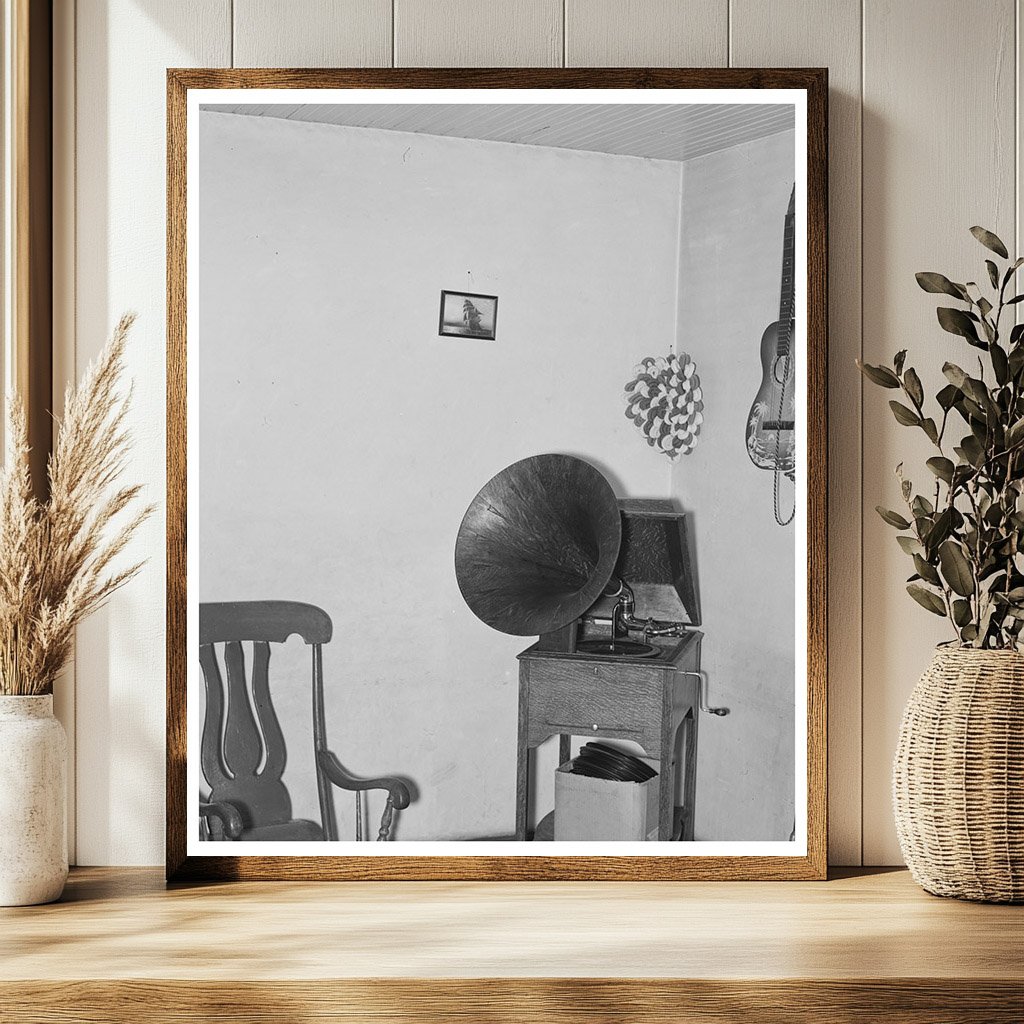 Vintage Living Room in Magney Mongers Farmhouse 1937