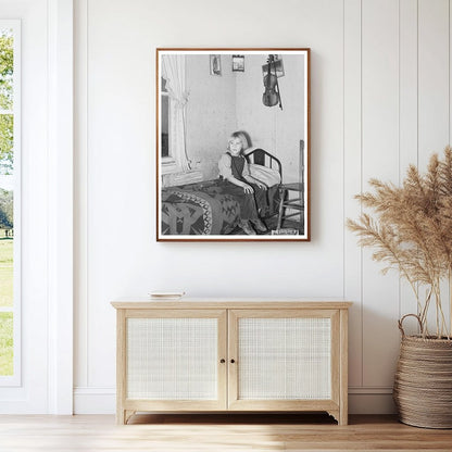 Child in Wheelock North Dakota living room October 1937