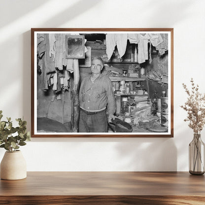 Elmer Thompsons Shack in Montana November 1937