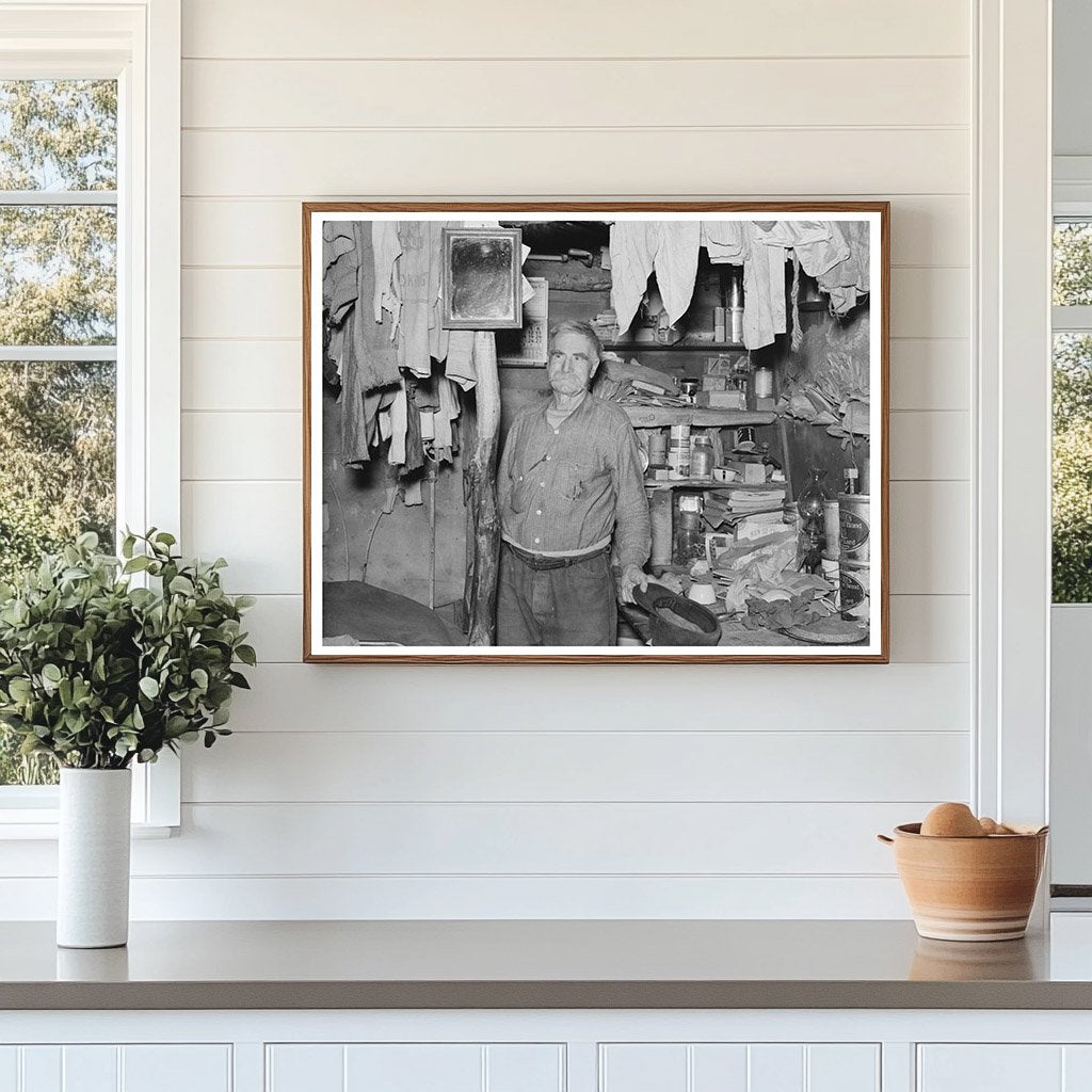 Elmer Thompsons Shack in Montana November 1937