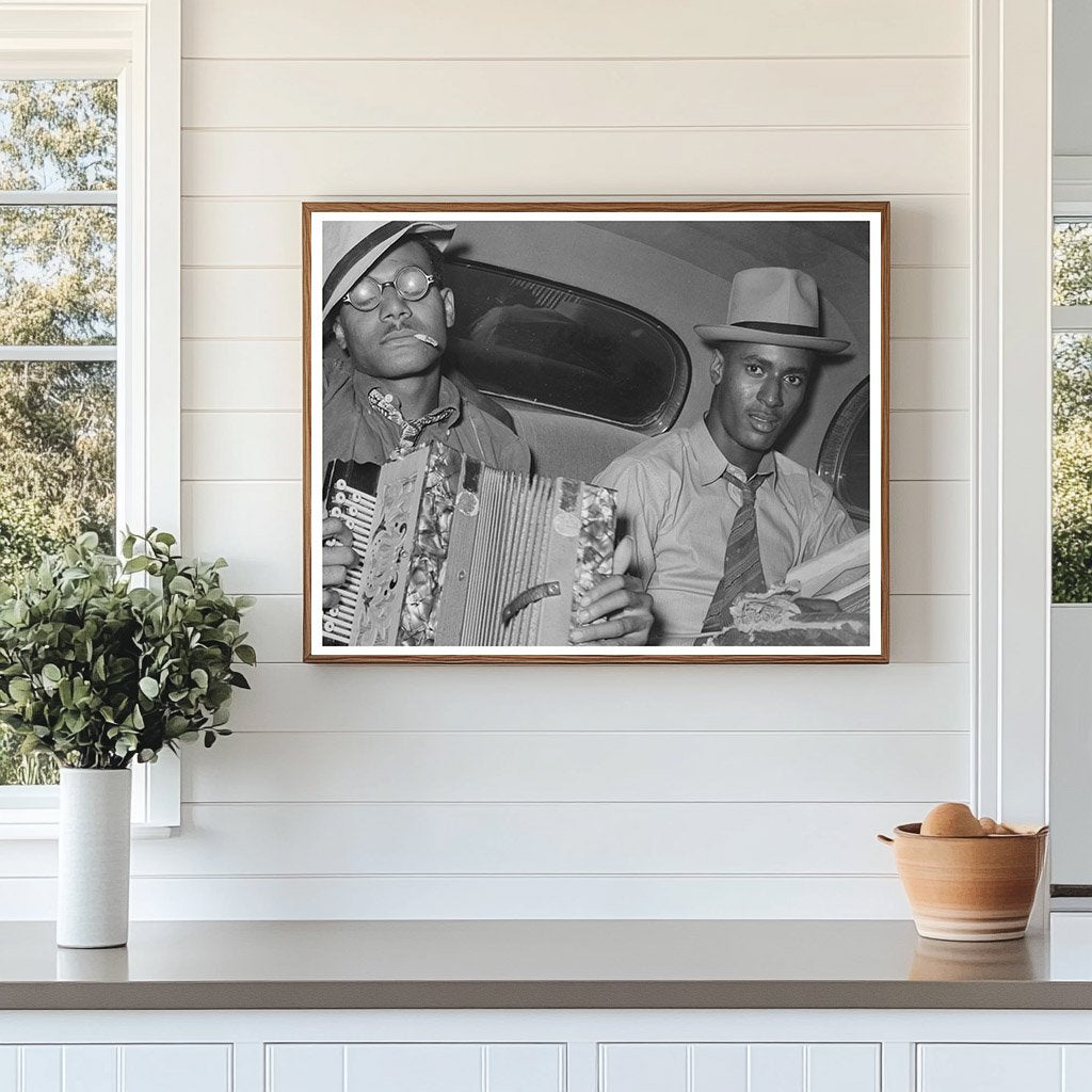 Musicians Performing in Auto Louisiana 1938