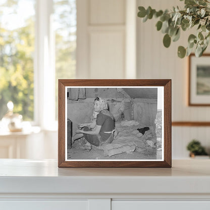 Vintage 1939 Photo of Migrant Mother and Child Texas