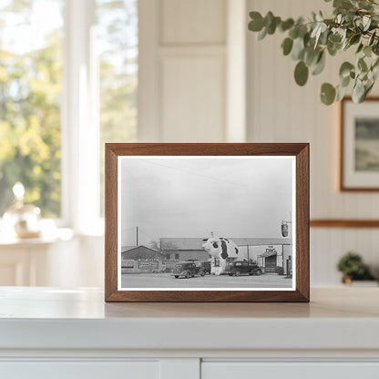 Vintage Pig-Shaped Roadside Stand Harlingen Texas 1939