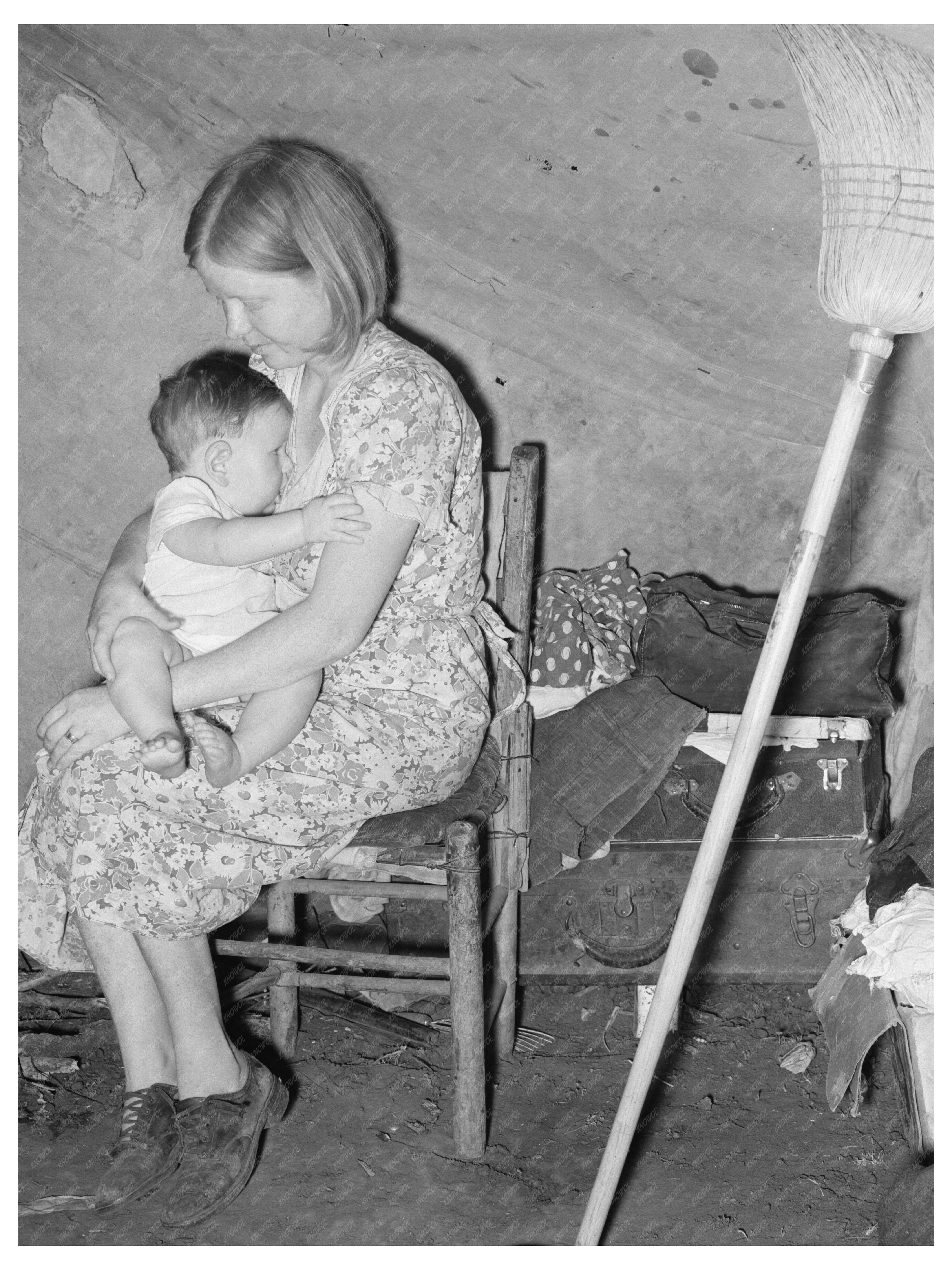 Migrant Mother and Child in Tent Home Harlingen Texas 1939