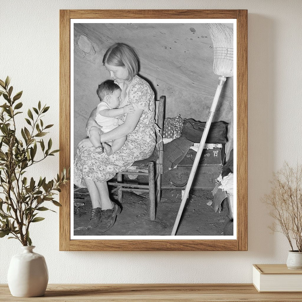 Migrant Mother and Child in Tent Home Harlingen Texas 1939