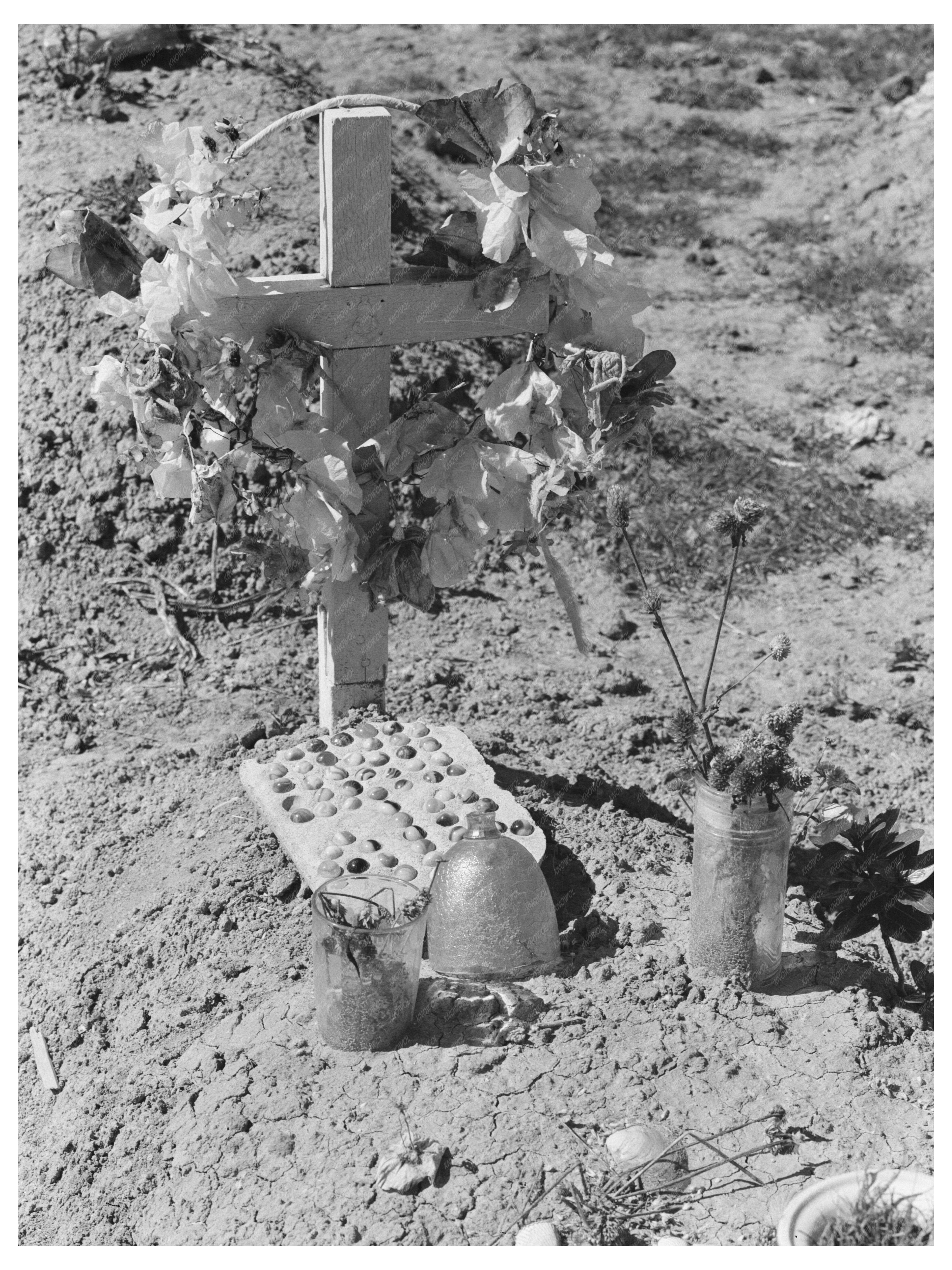 Mexican Grave in Raymondville Texas February 1939